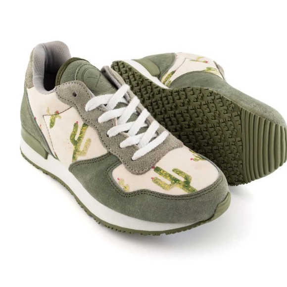 inkkas Shoes - Inkkas Prickly Jogger Sneaker Womens Size 9